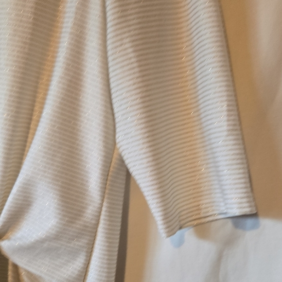 Simply Styled Cream And Gold Blouse With Front Knot And 3/4 Sleeves Womens Small - Picture 4 of 7